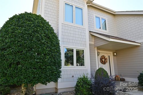 3761 Rock Bridge Dr Ne, Conover, NC, 28613-9401 | Card Image