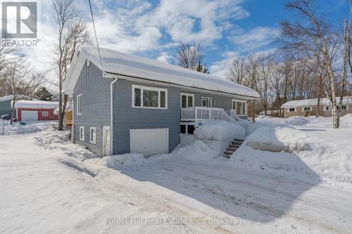 1012 North Burgess Avenue, Muskoka Lakes (Medora), ON, P0C1A0 | Card Image