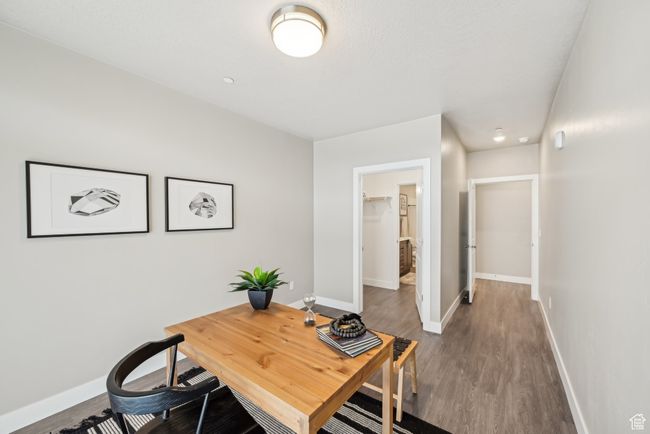 Bedroom features ensuite bath and walk-in closet | Image 25