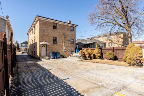 1933 N 18th Ave, Melrose Park, IL, 60160-1397 | Card Image