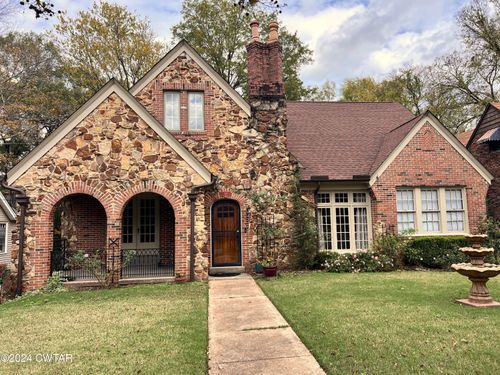 523 Westmoreland Pl, Jackson, TN, 38301-4720 | Card Image