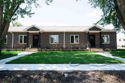 607 4th St, Dike, IA, 50624-9795 | Card Image