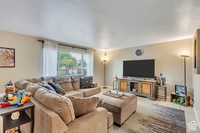 Ryan Dr, Taylorsville, UT 84129