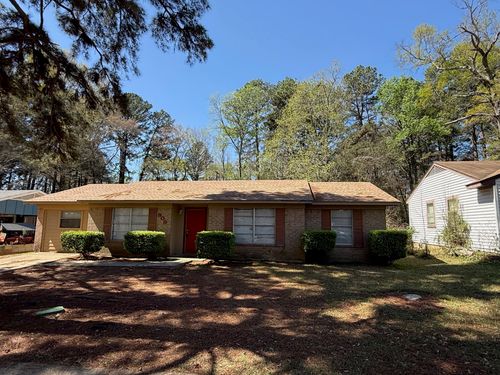 909 Lawrence Dr, Longview, TX, 75604-5324 | Card Image