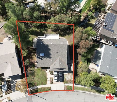 6618 Smoke Tree Ave, Oak Park, CA, 91377-1135 | Card Image