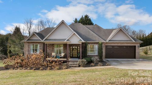 402 Golfview Ct, Lenoir, NC, 28645-5926 | Card Image