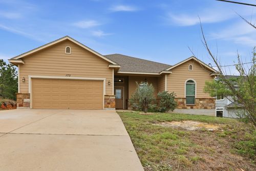 173 Kipahulu Dr, Bastrop, TX, 78602-6401 | Card Image