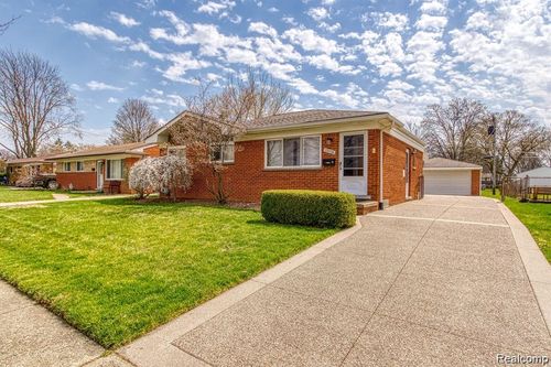 13194 Burgundy Ave, Warren, MI, 48089-1397 | Card Image