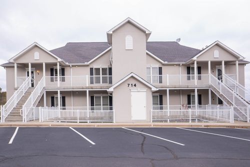 2-714 Moon Bay Dr, Kuttawa, KY, 42055-6715 | Card Image