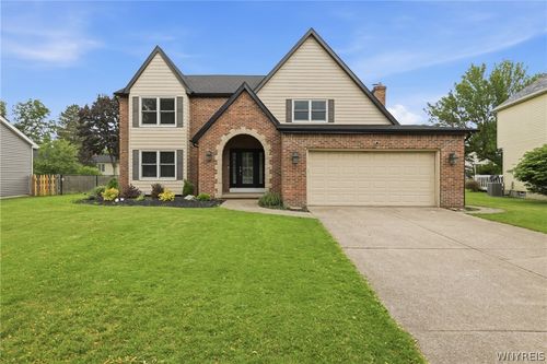 11 Bywater Ct, Amherst, NY, 14221-1475 | Card Image