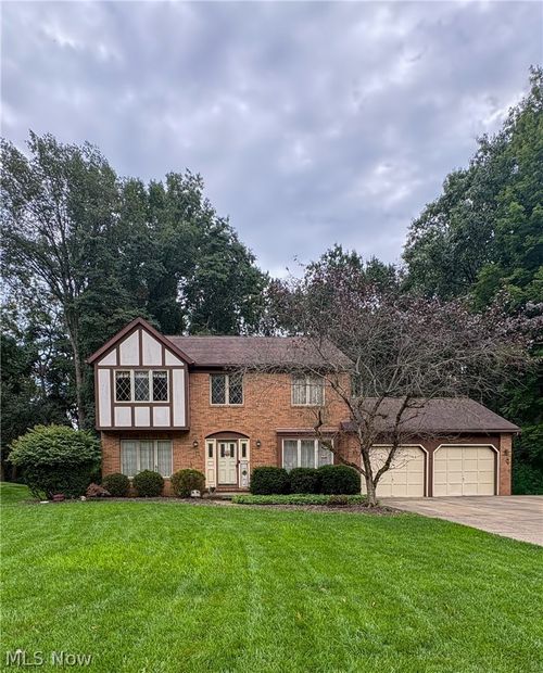 513 Park Ridge Dr, Munroe Falls, OH, 44262-1425 | Card Image