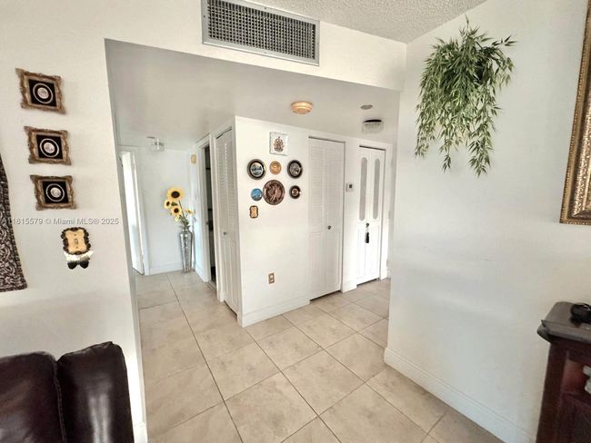 APT-712 - 1100 Saint Charles Pl, Condo with 2 bedrooms, 2 bathrooms and null parking in Pembroke Pines FL | Image 9