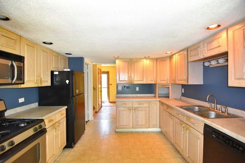 21W620 Park Ave, Lombard, IL, 60148-1076 | Card Image