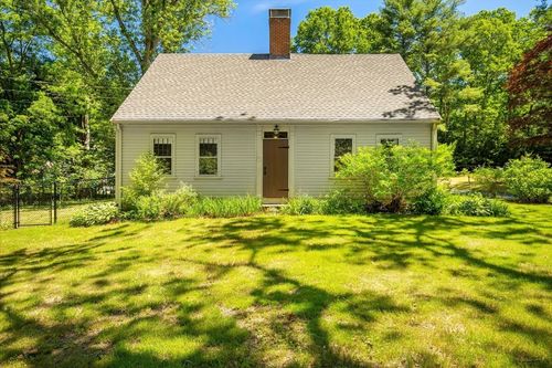 15 Carver St, Halifax, MA, 02338-1718 | Card Image