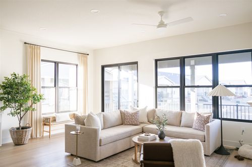 256 S Zinnia Ct, West Des Moines, IA, 50266-6769 | Card Image