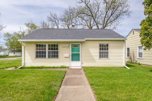 2330 39th St, Rock Island, IL, 61201-5124 | Card Image