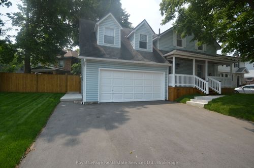 92 Adam St, Cambridge, ON, N3C2K6 | Card Image