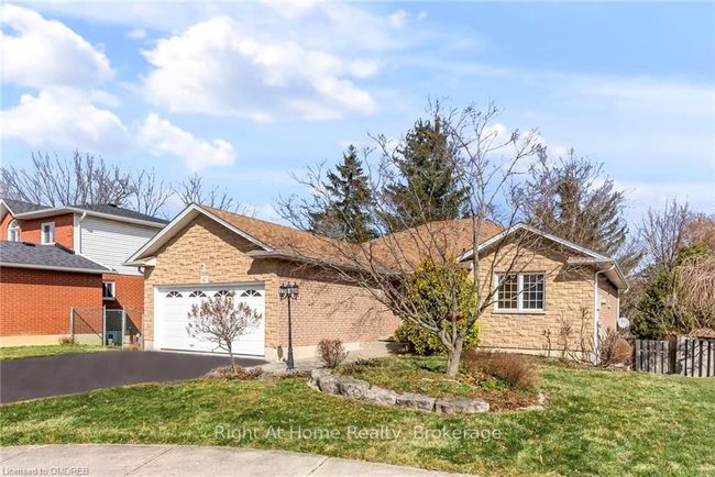 47 Morton Ave, House other with 4 bedrooms, 2 bathrooms and 4 parking in Dundas ON | Image 5