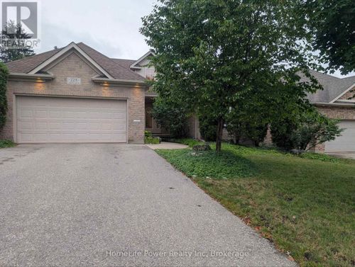 228 The Lions Gate, Waterloo, ON, N2L6M5 | Card Image