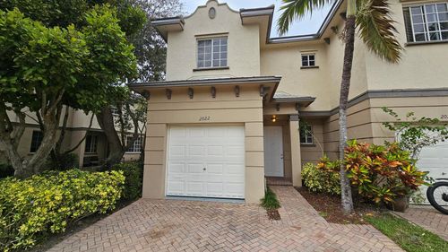 2022 Island Dr, Riviera Beach, FL, 33404-6441 | Card Image