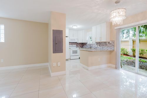 apt-101-3760 N Jog Rd, West Palm Beach, FL, 33411-7452 | Card Image