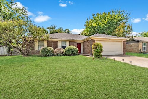 4004 Cypress Springs Dr, Arlington, TX, 76001-5152 | Card Image