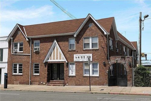 11-45-11 Little Neck Rd, Little Neck, NY, 11363-1331 | Card Image