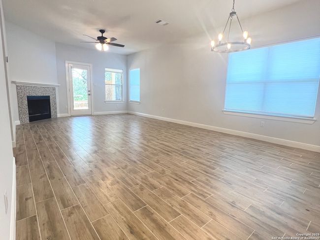 9003 Meridian Oak Ln, House other with 3 bedrooms, 2 bathrooms and null parking in Austin TX | Image 6