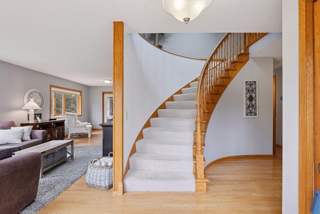 Bright open grand entry way | Image 6