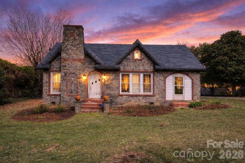 905 Conover Blvd E, Conover, NC, 28613-9501 | Card Image