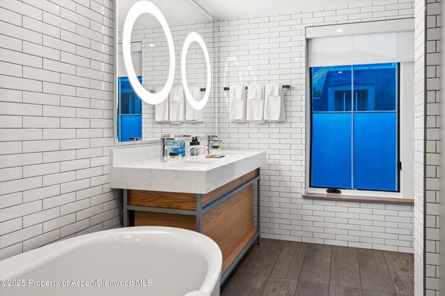 F10-1-10 - 550 S Spring St, Condo with 3 bedrooms, 4 bathrooms and 1 parking in Aspen CO | Image 29