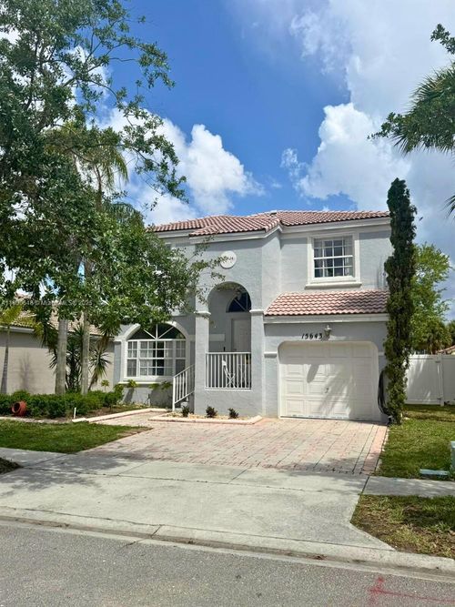 15643 Nw 12th Rd, Pembroke Pines, FL, 33028-1678 | Card Image
