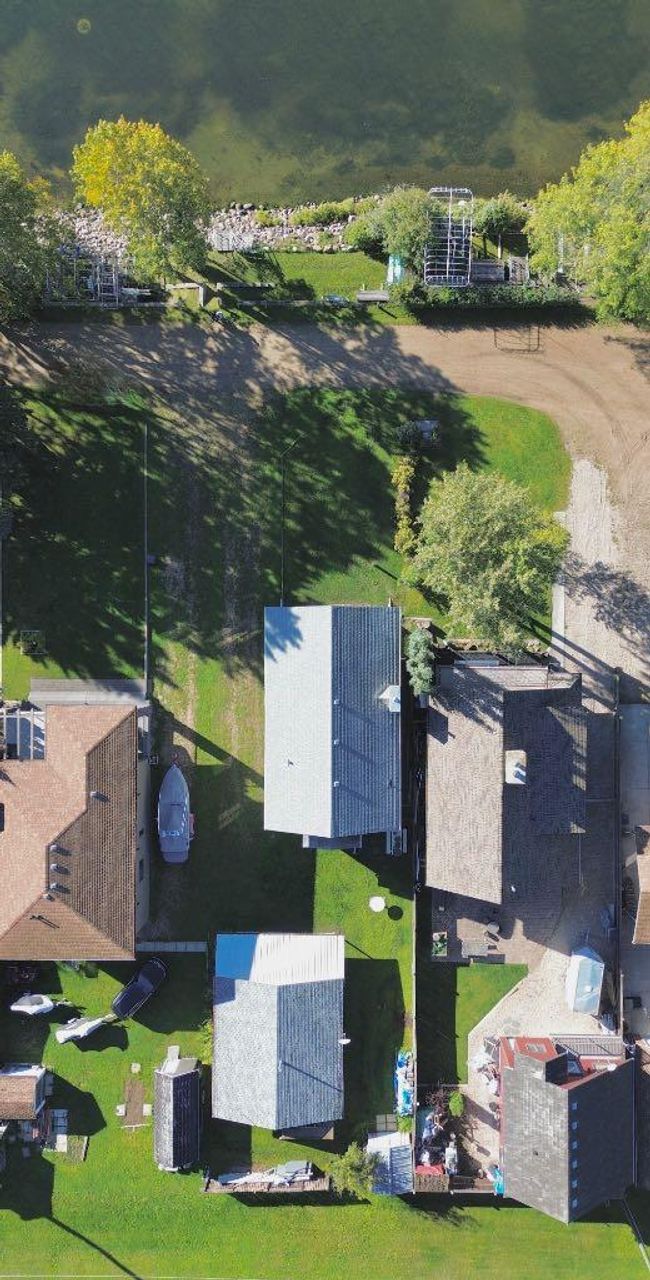 27 Lakeshore Dr, House other with 4 bedrooms, 2 bathrooms and 5 parking in Sundance Beach AB | Image 40