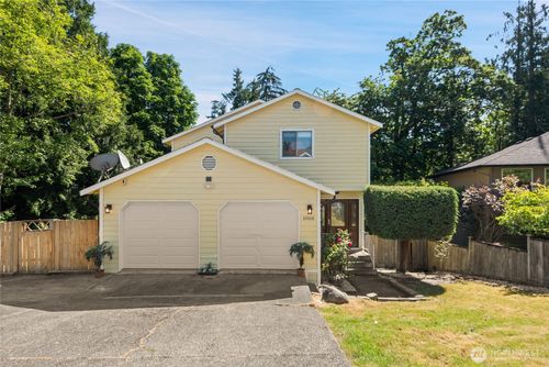 10606 68th Pl S, Seattle, WA, 98178-2561 | Card Image