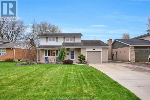 33 Sylvester Dr, Chatham, ON, N7M2B7 | Card Image