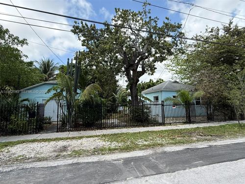 294 Ne 57th St, Miami, FL, 33137-2541 | Card Image