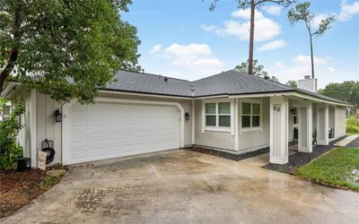 64 Ravenwood Court, House other with 3 bedrooms, 2 bathrooms and null parking in Ormond Beach FL | Image 2