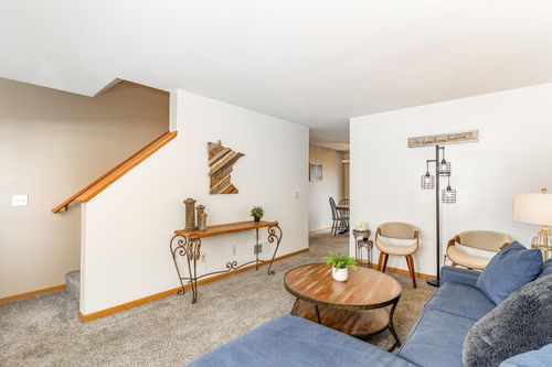 45-15537 Foghorn Ln, Apple Valley, MN, 55124-6023 | Card Image