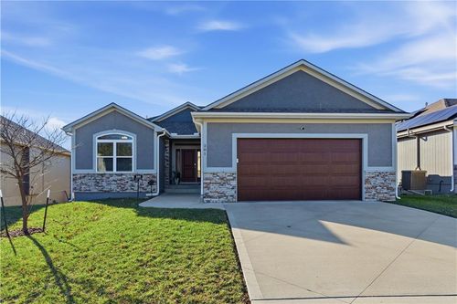 201 Tanner Dr, Belton, MO, 64012-4225 | Card Image