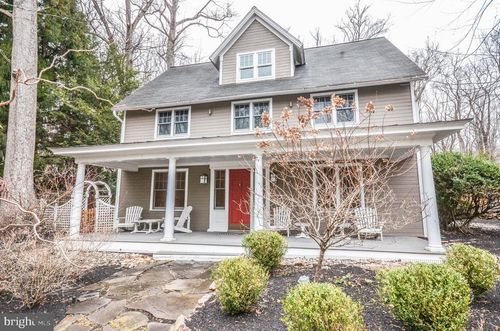 9108 Weant Dr, GREAT FALLS, VA, 22066-4134 | Card Image