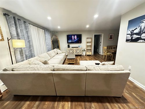 65 Hy Vue Dr, Newburgh, NY, 12550-1848 | Card Image