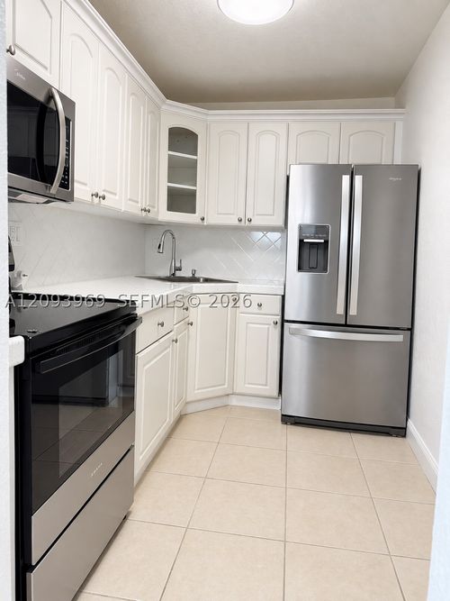 103-8405 Nw 8th St, Miami, FL, 33126-3716 | Card Image