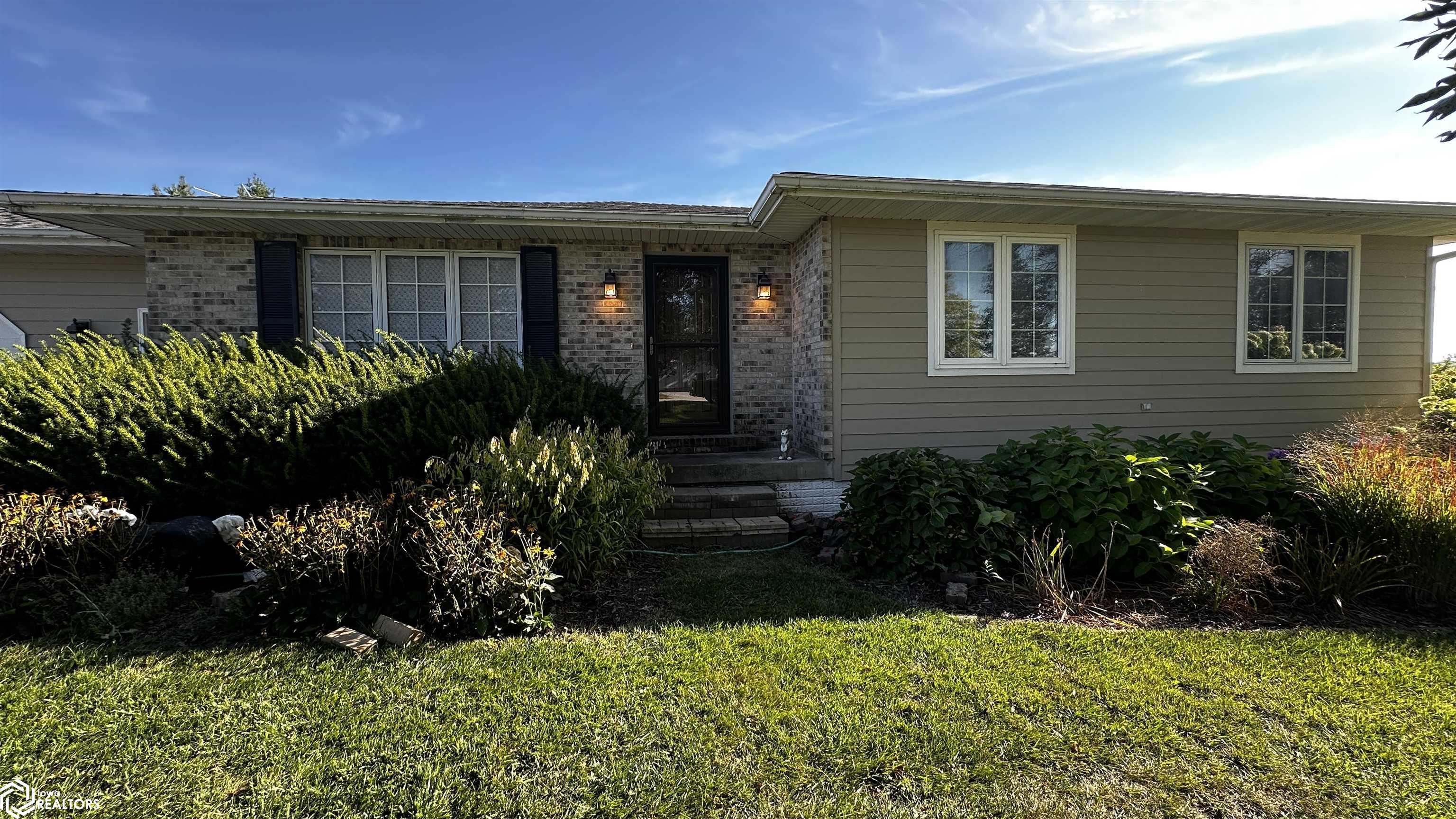 Newport Cir, Oskaloosa, IA 52577