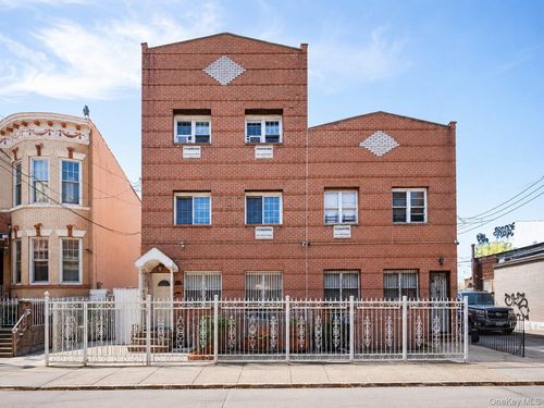48 Crescent St, Brooklyn, NY, 11208-1517 | Card Image