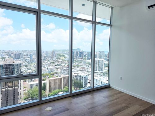 4401l-1515 Liona St, Honolulu, HI, 96814-7028 | Card Image