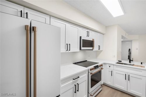 apt-815-8950 Colonnades Ct E, BONITA SPRINGS, FL, 34135-7866 | Card Image