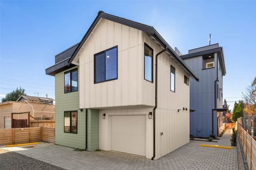 516 N 102nd St, Seattle, WA, 98133-9314 | Card Image
