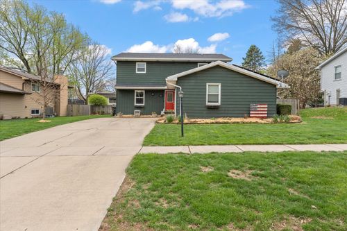 37 Ashley Lane, Champaign, IL, 61820 | Card Image