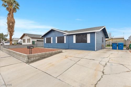 6440 Bugbee Ave, Las Vegas, NV, 89103-3221 | Card Image