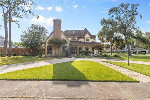600 Nottingham Ln, Dickinson, TX, 77539-3333 | Card Image